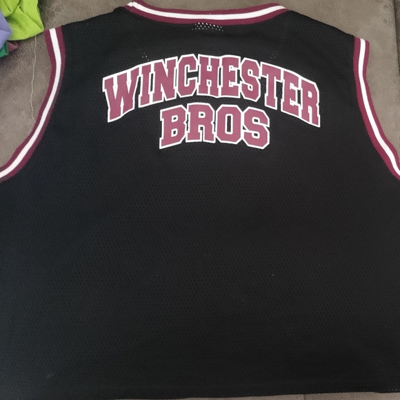 NWOT Supernatural "Team Free Will" crop top - Picture 2 of 7